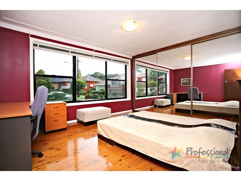 20 Gregory Crescent, Beverly Hills NSW 2209