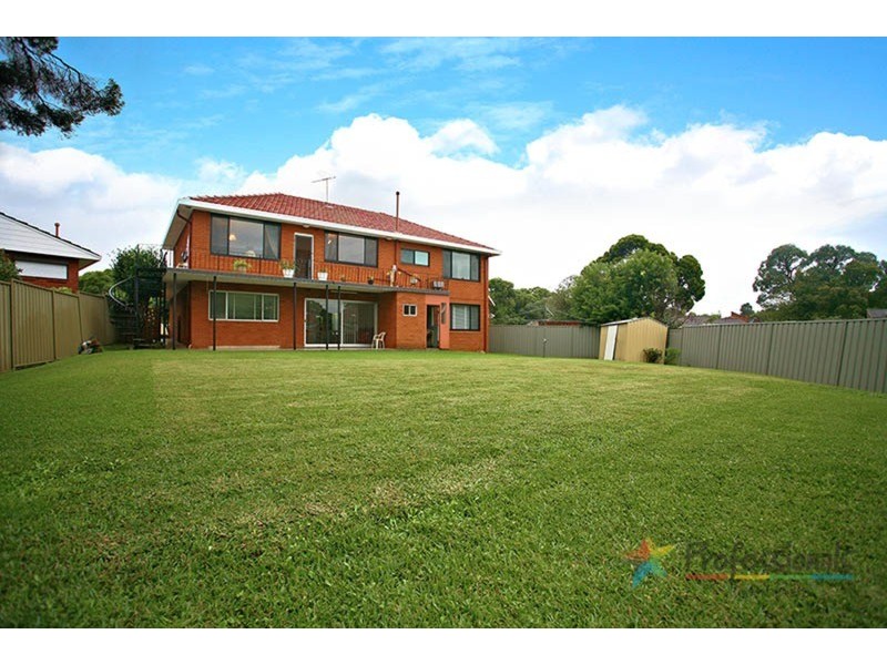 20 Gregory Crescent, Beverly Hills NSW 2209