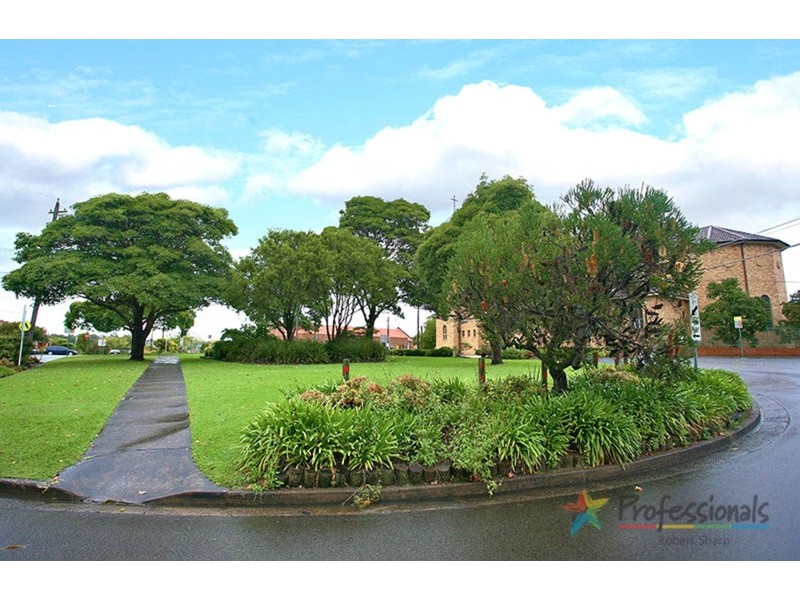 2 Tallawalla Street, Beverly Hills NSW 2209