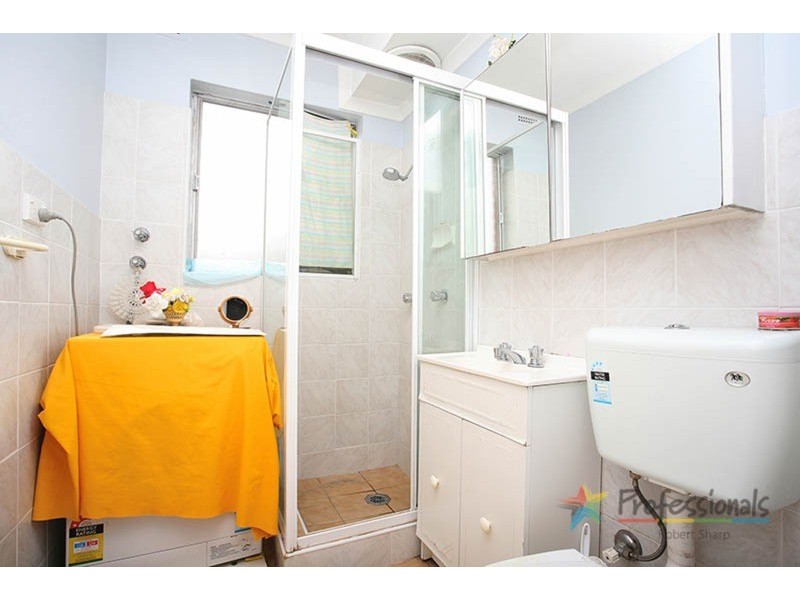 2/261 King Georges Road, Roselands NSW 2196