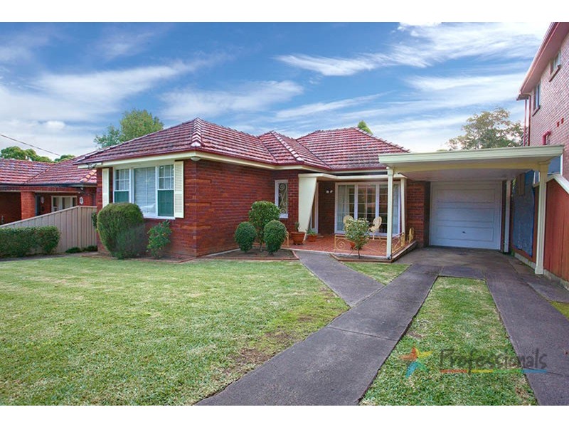 18 Glenwall  Street, Kingsgrove NSW 2208