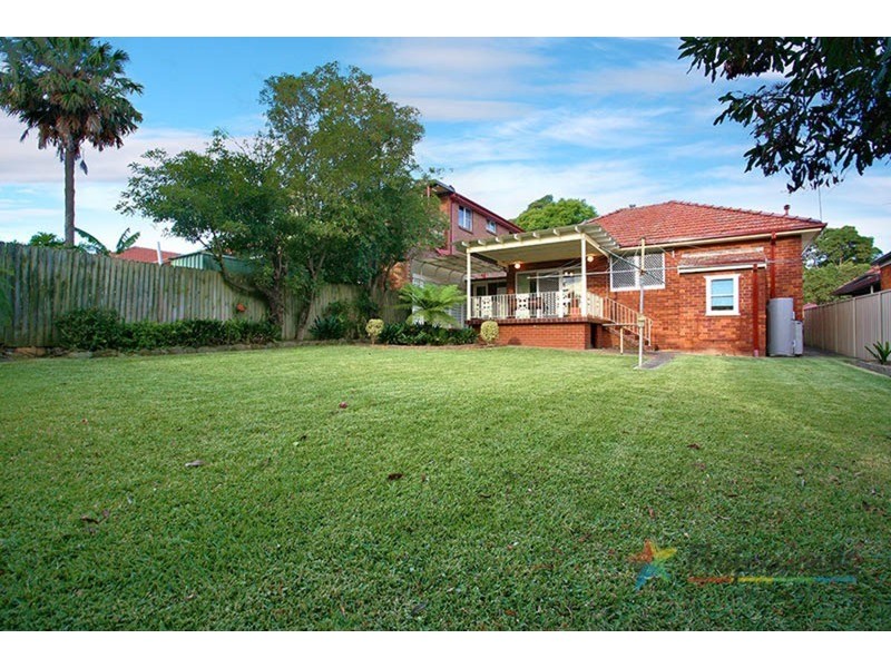 18 Glenwall  Street, Kingsgrove NSW 2208