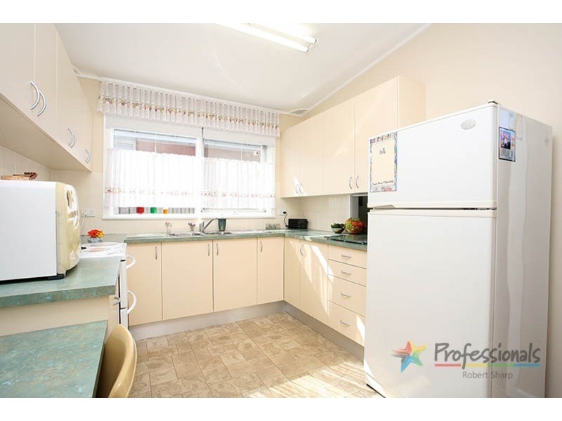 2 Maryl Avenue, Roselands NSW 2196