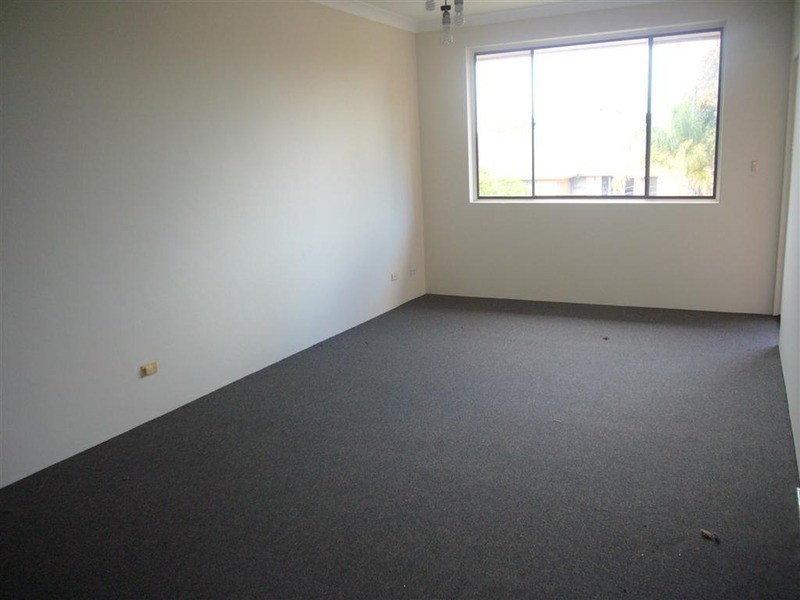 5/10-12 Carnarvon  Street, Carlton NSW 2218