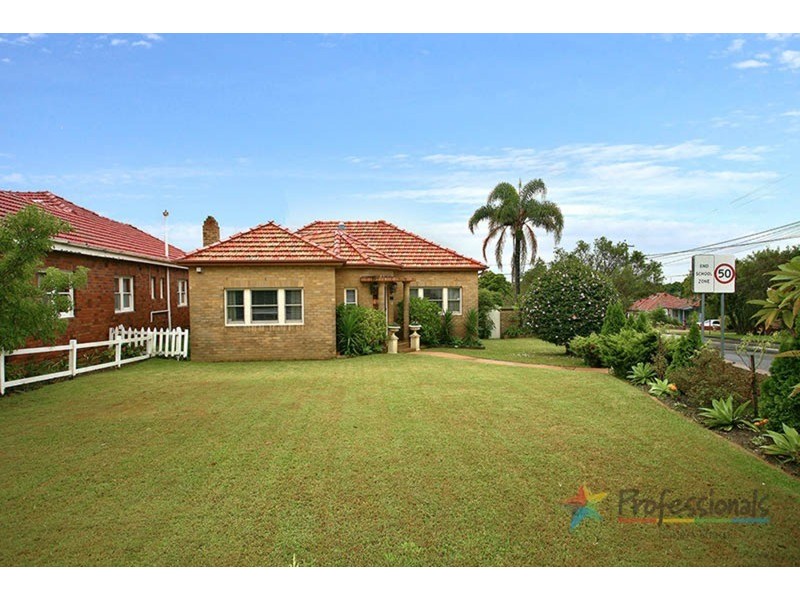 2 Tallawalla Street, Beverly Hills NSW 2209