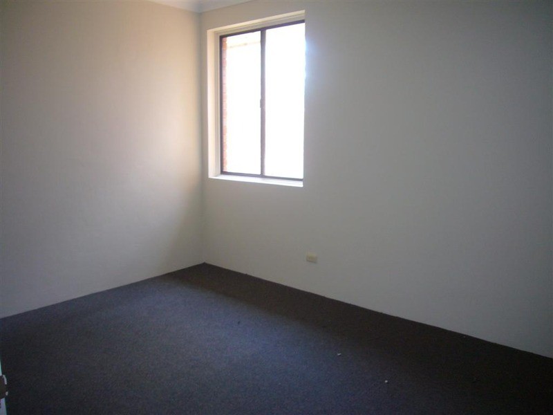 5/10-12 Carnarvon  Street, Carlton NSW 2218