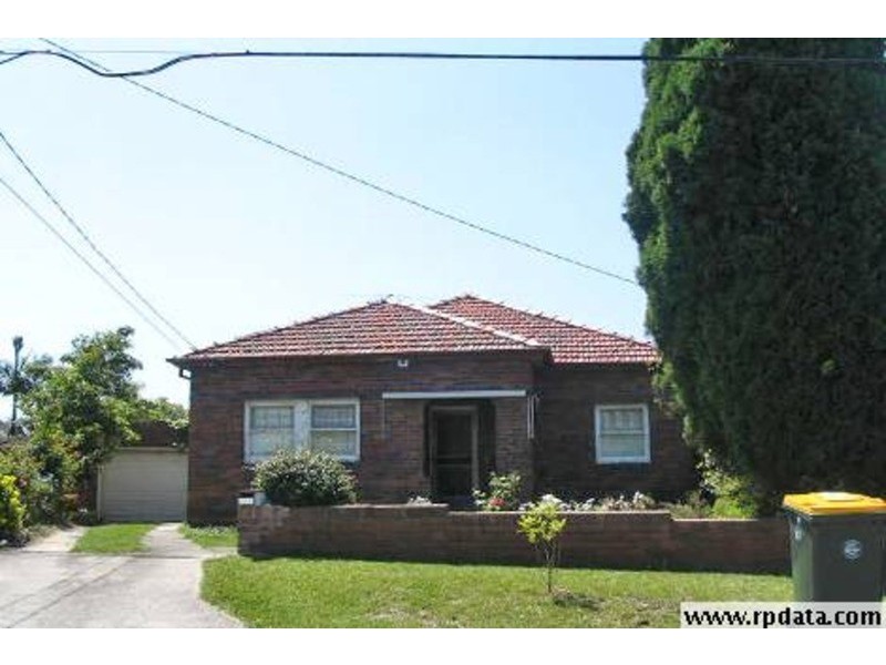 17 Mayfair Crescent, Beverly Hills NSW 2209