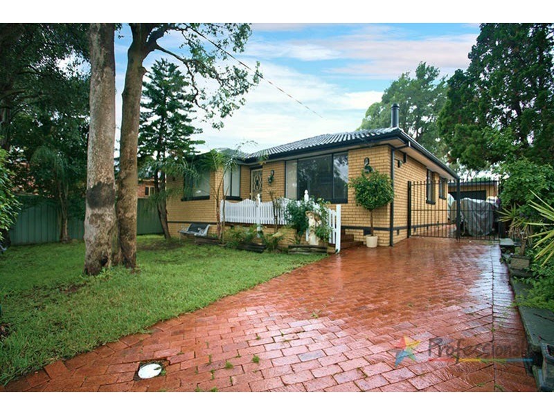 4 Hammond Place, Narwee NSW 2209