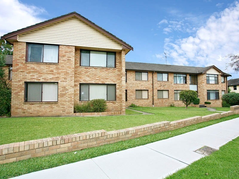 2/8-12 Parry Avenue, Narwee NSW 2209