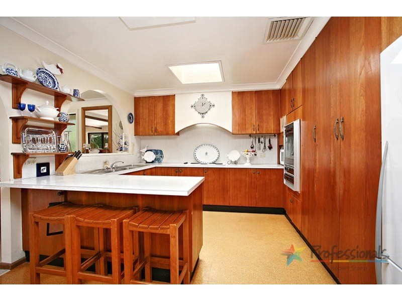 23 Cliff Avenue, Peakhurst Heights NSW 2210