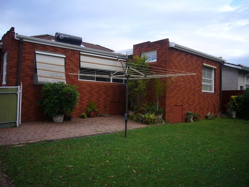 10 Fenwick  Avenue, Roselands NSW 2196