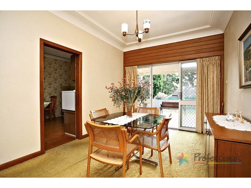 18 Glenwall  Street, Kingsgrove NSW 2208