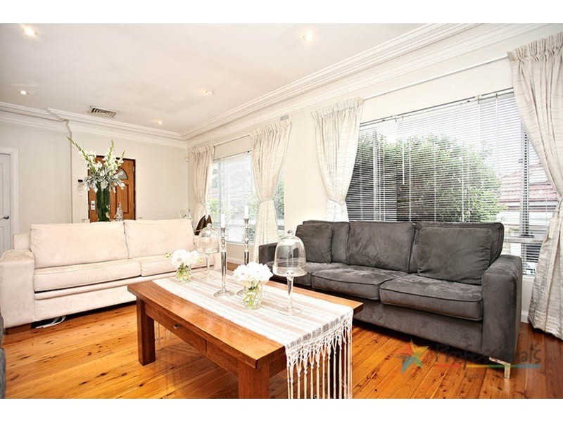 2 Tallawalla Street, Beverly Hills NSW 2209