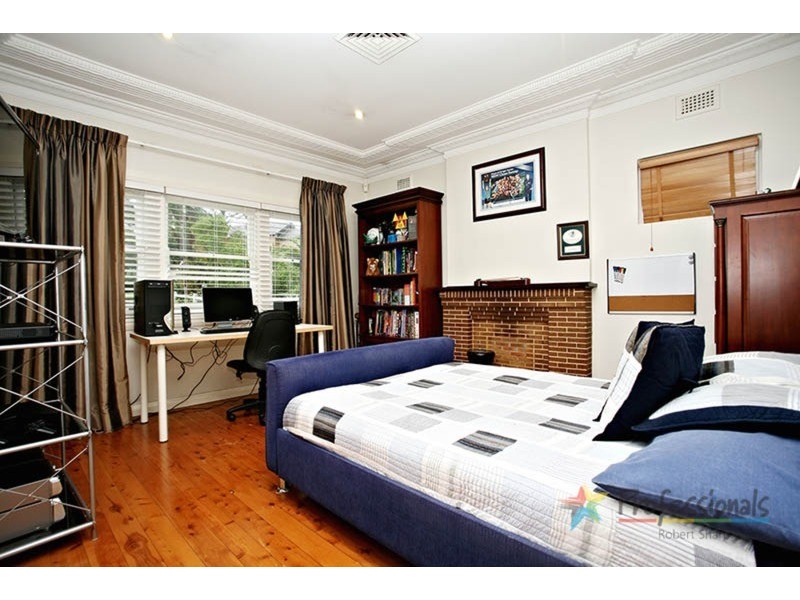 2 Tallawalla Street, Beverly Hills NSW 2209