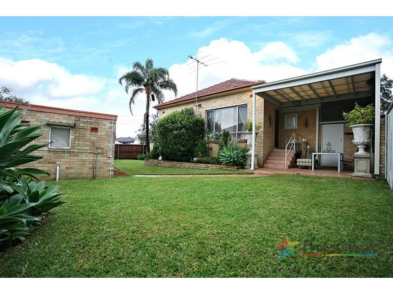 2 Tallawalla Street, Beverly Hills NSW 2209