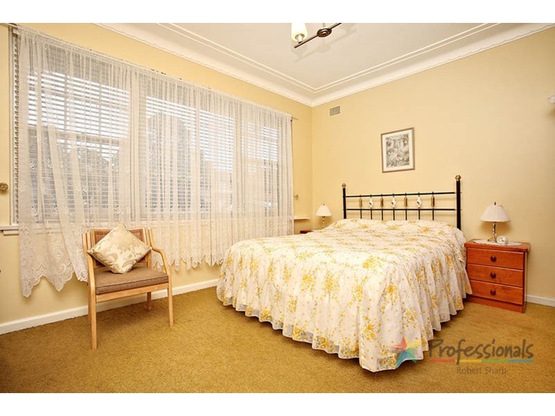 18 Glenwall Street, Kingsgrove NSW 2208