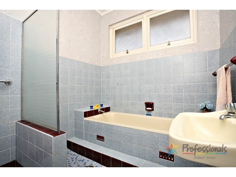 18 Glenwall Street, Kingsgrove NSW 2208