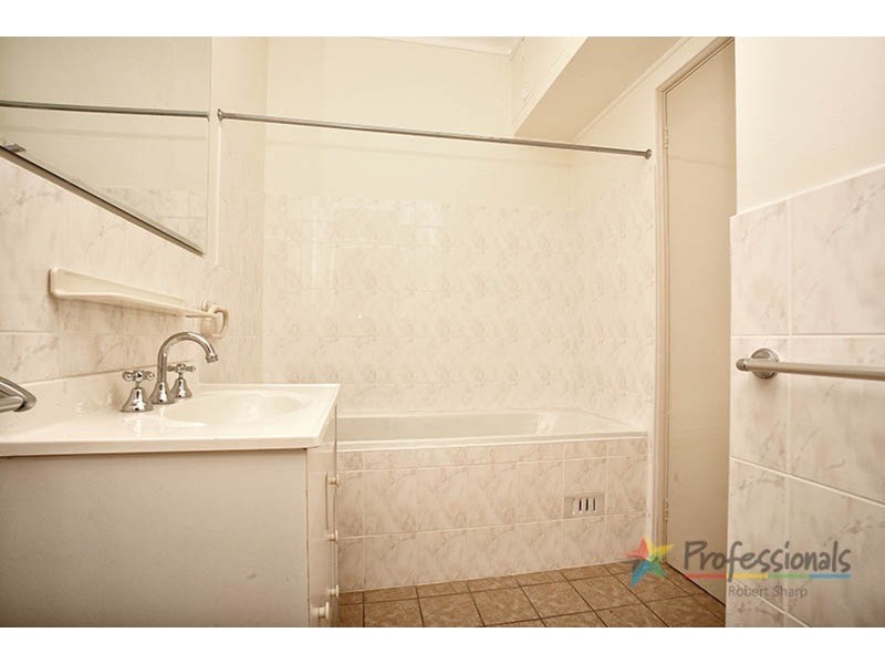 132 Belmore Road, Peakhurst NSW 2210