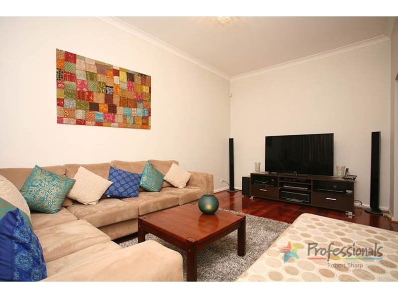 52 Canarys Road, Roselands NSW 2196