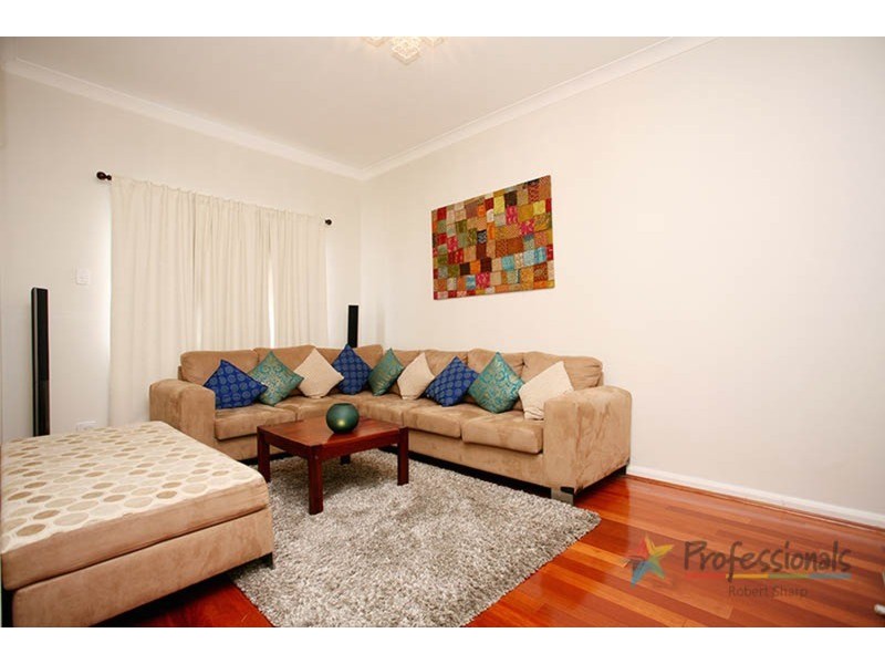 52 Canarys Road, Roselands NSW 2196