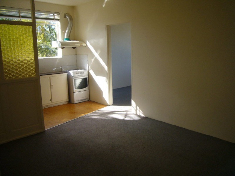 2/297 King Georges Road, Roselands NSW 2196