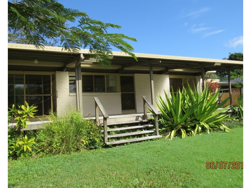 6 Coonawarra Crescent, Ocean Shores NSW 2483
