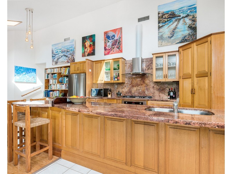 32 Narooma Drive, Ocean Shores NSW 2483