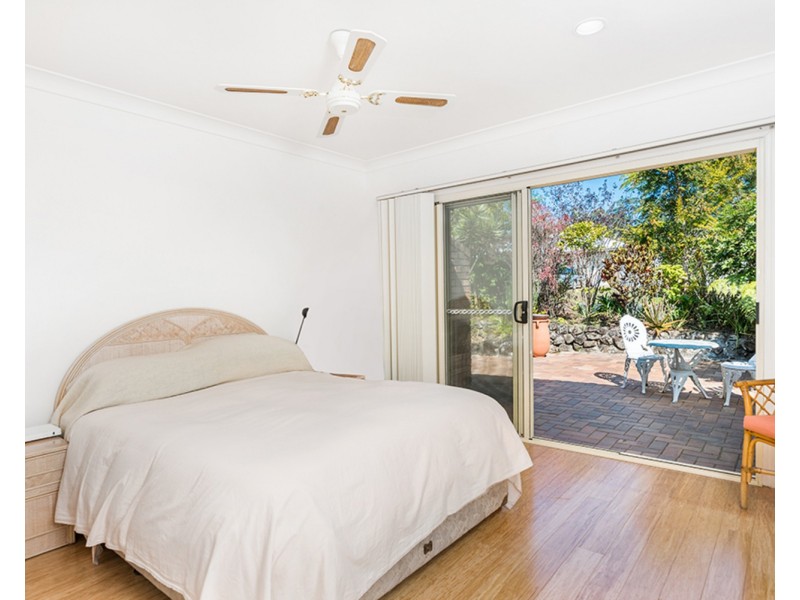 32 Narooma Drive, Ocean Shores NSW 2483