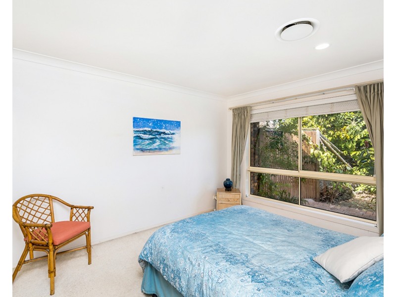 32 Narooma Drive, Ocean Shores NSW 2483