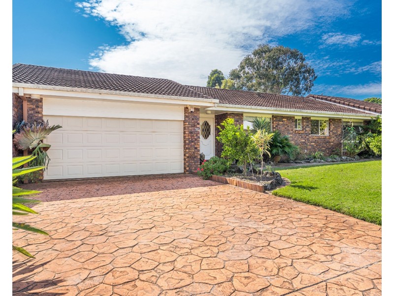 32 Narooma Drive, Ocean Shores NSW 2483