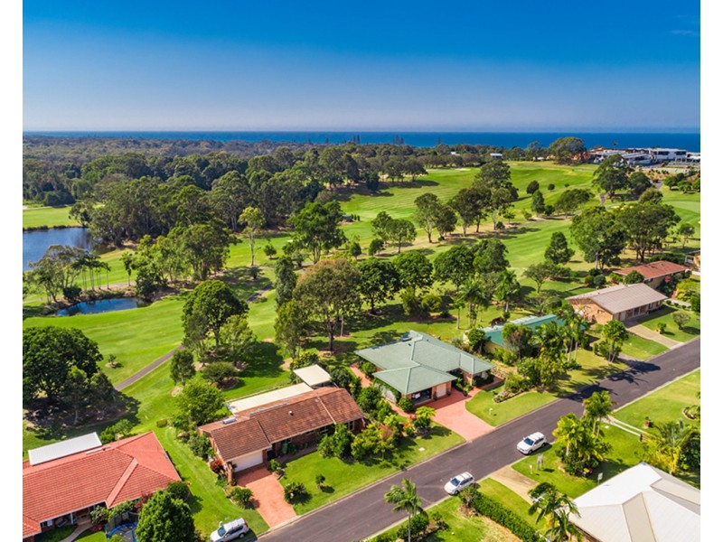 32 Narooma Drive, Ocean Shores NSW 2483