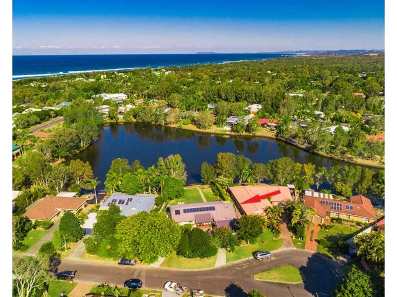 8 Barkala Court, Ocean Shores NSW 2483