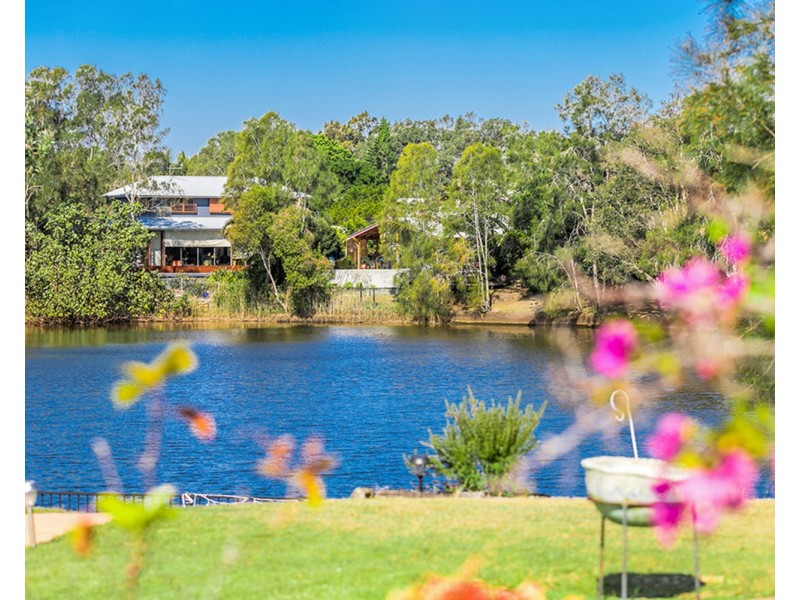 8 Barkala Court, Ocean Shores NSW 2483