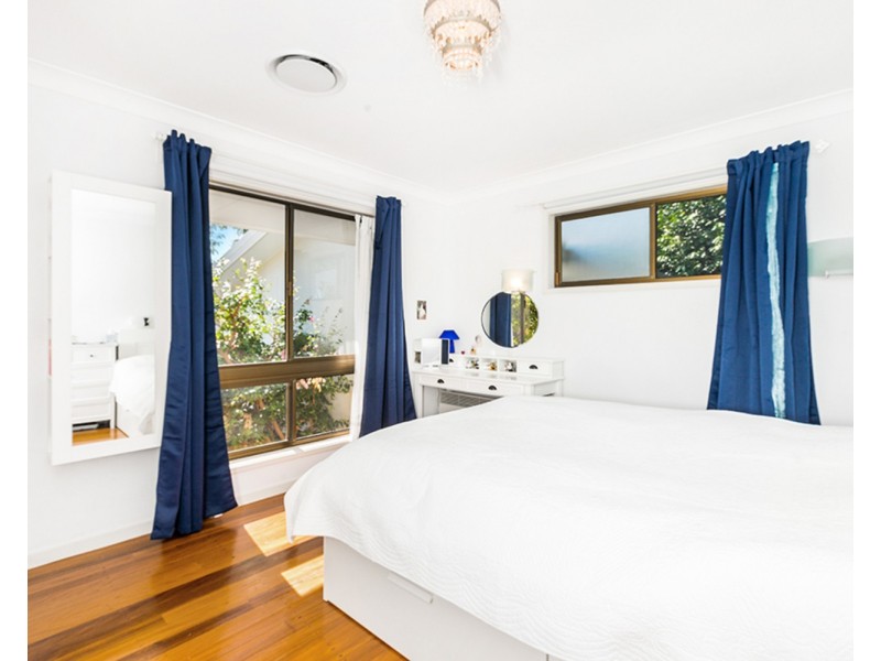 8 Barkala Court, Ocean Shores NSW 2483