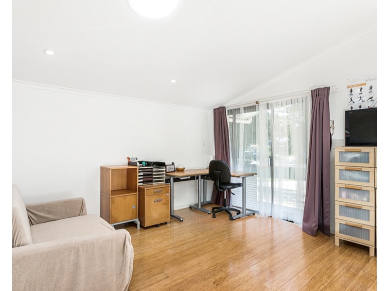 8 Barkala Court, Ocean Shores NSW 2483