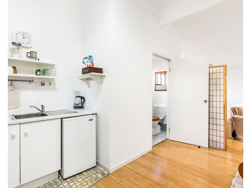 8 Barkala Court, Ocean Shores NSW 2483