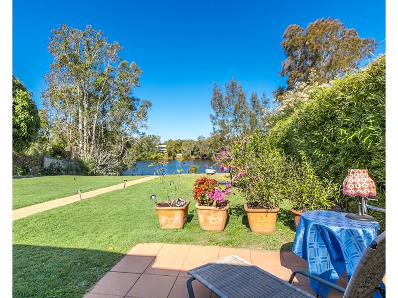 8 Barkala Court, Ocean Shores NSW 2483