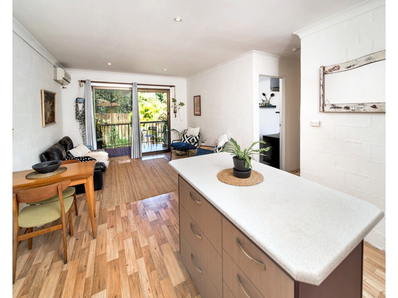 8/2 Arika Avenue, Ocean Shores NSW 2483
