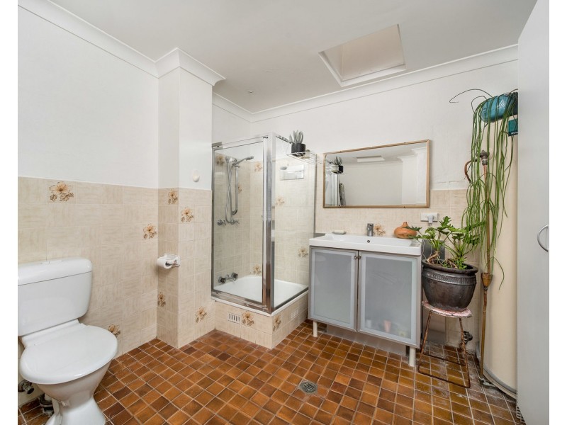 8/2 Arika Avenue, Ocean Shores NSW 2483