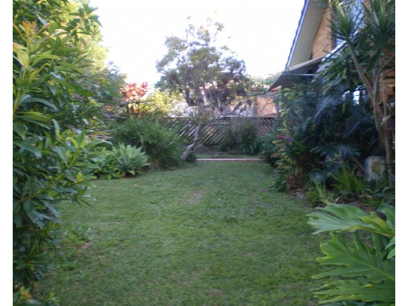 7 Nargoon Court, Ocean Shores NSW 2483