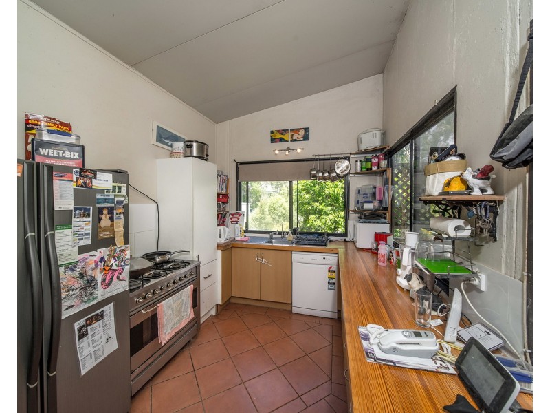 35 Warrambool Road, Ocean Shores NSW 2483