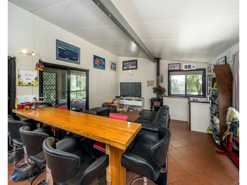 35 Warrambool Road, Ocean Shores NSW 2483