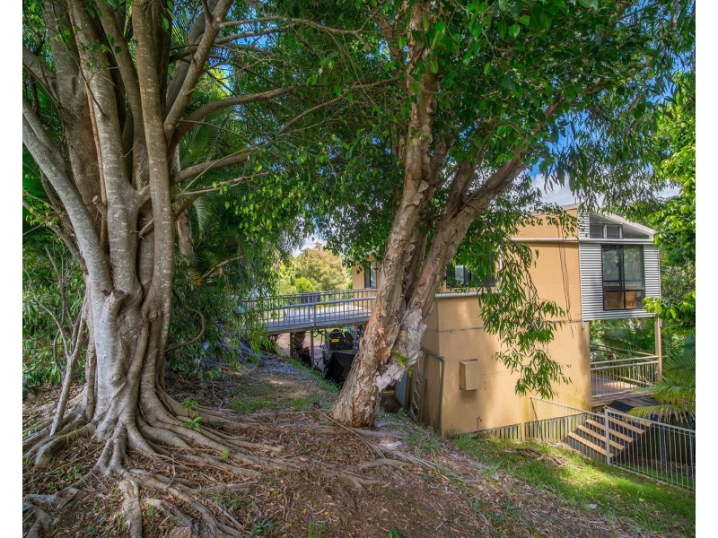35 Warrambool Road, Ocean Shores NSW 2483
