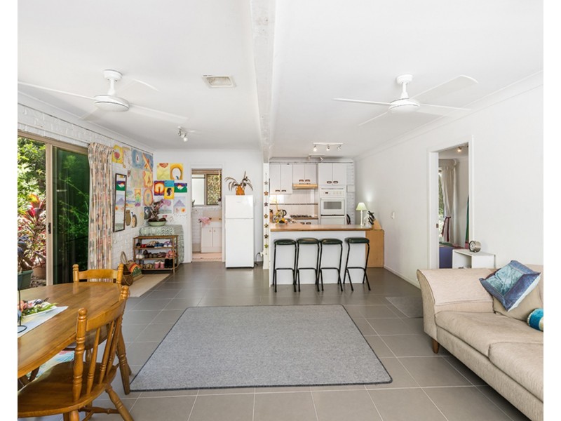20 Narooma Drive, Ocean Shores NSW 2483