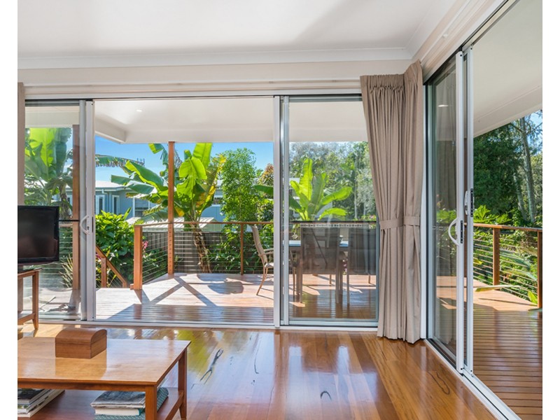 2/80 Balemo Drive, Ocean Shores NSW 2483