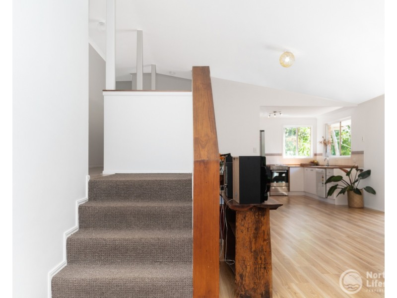 10  Gin Gin Crescent, Ocean Shores NSW 2483