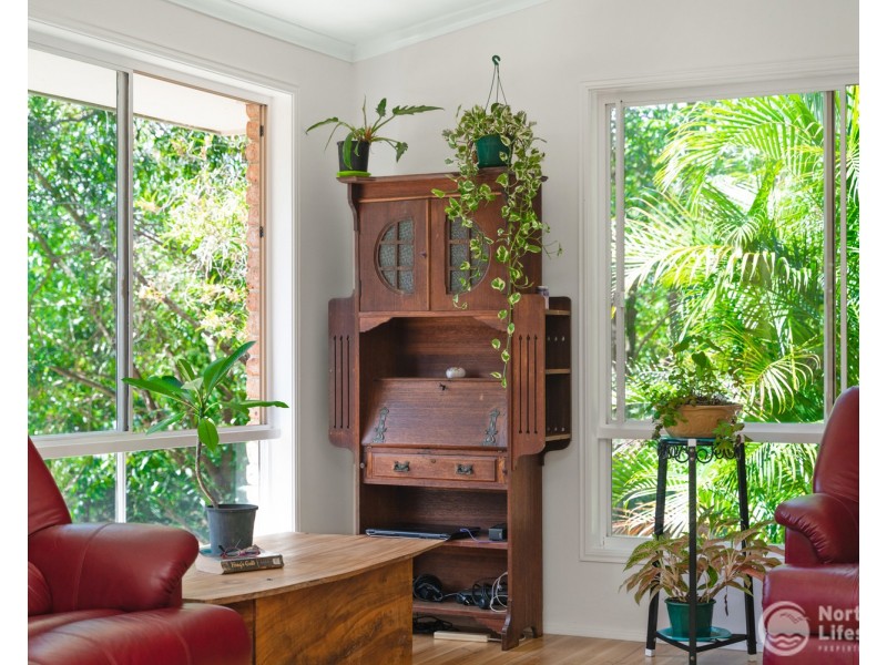10  Gin Gin Crescent, Ocean Shores NSW 2483