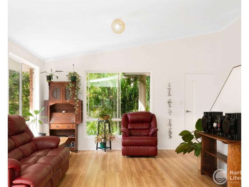 10  Gin Gin Crescent, Ocean Shores NSW 2483