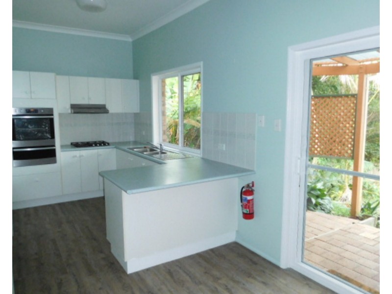 9 Gira Place, Ocean Shores NSW 2483