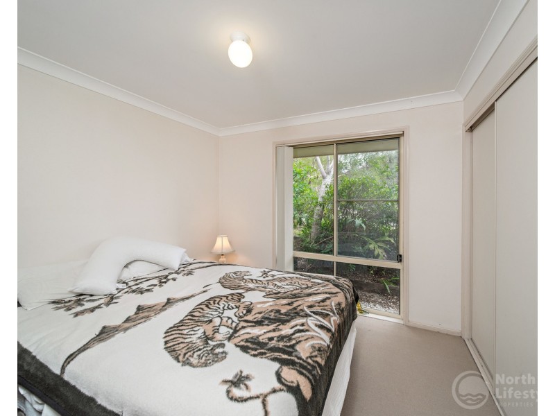 135 Shara Blvd, Ocean Shores NSW 2483